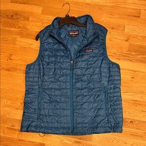 Patagonia women’s Blue Quilted Vest size XXL packable style like new